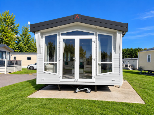 2-bed caravan on Shottendane Road, Birchington, £77,995