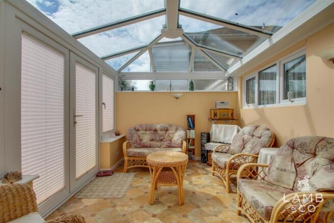 GARDEN ROOM