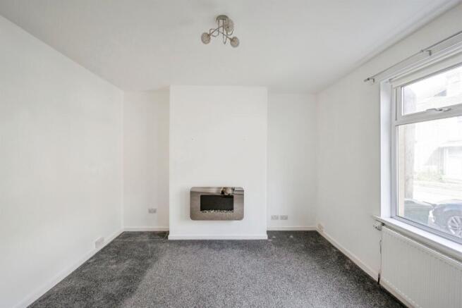 2 bed Terraced for sale Image 7