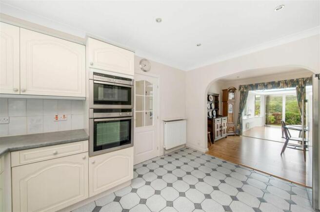 OPEN PLAN KITCHEN DINING ROOM