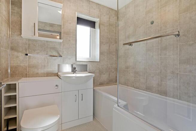 4 bed Detached for sale Image 8