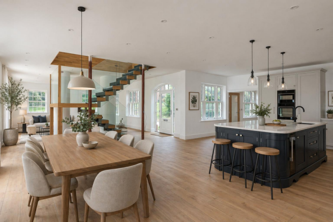 4 bed House for sale Image 6