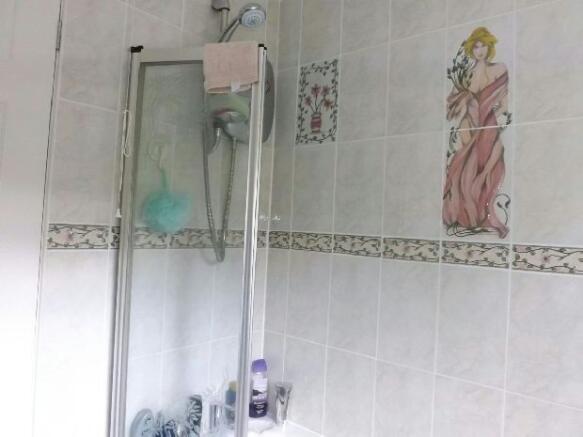 Bathroom Pic 2