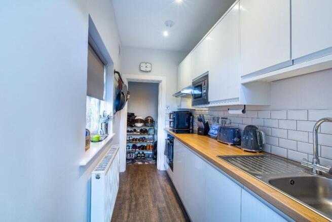 2 bed Terraced for sale Image 7