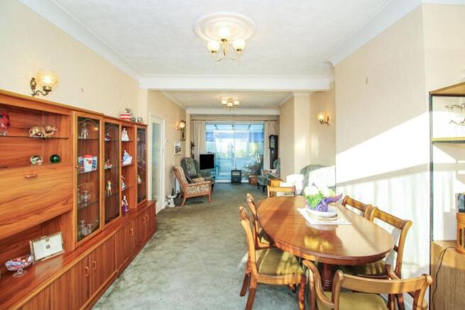 Lounge/Dining Room