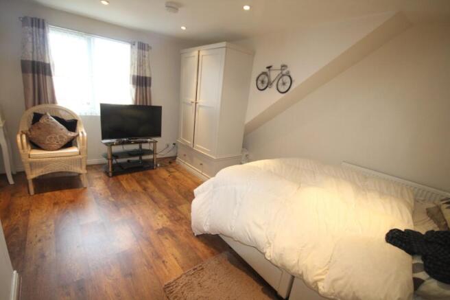 3 bed Semi-Detached for sale Image 7