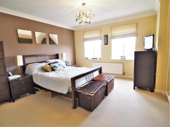 Master Bedroom 093