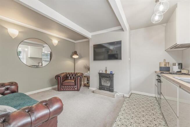 Lounge/Kitchen