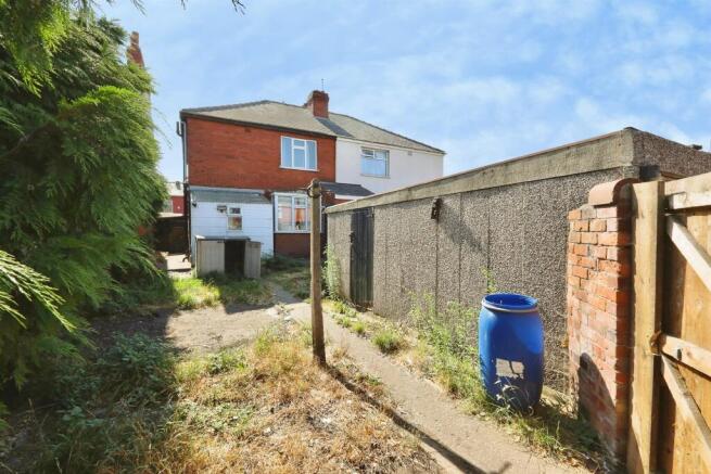 3 bed Semi-Detached for sale Image 12