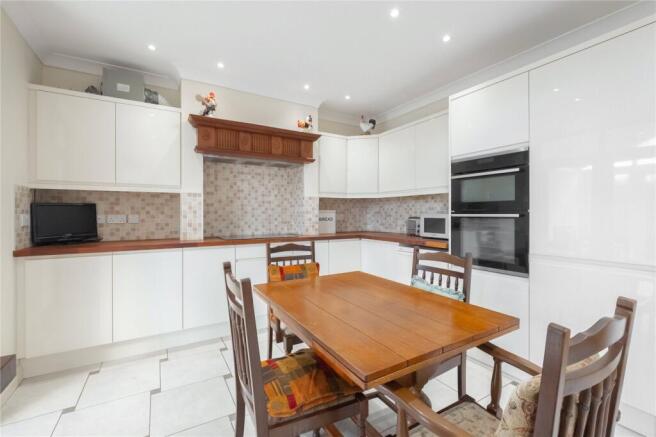 3 bed Semi-Detached for sale Image 10