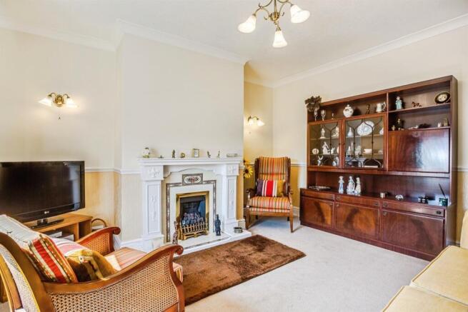 2 bed Detached Bungalow for sale Image 4