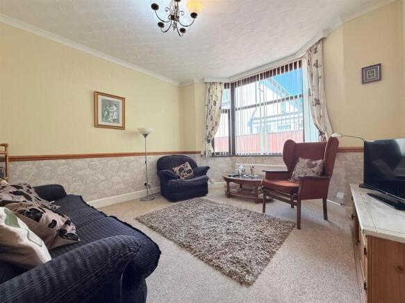 Dining/Sitting Room/Bedroom 4