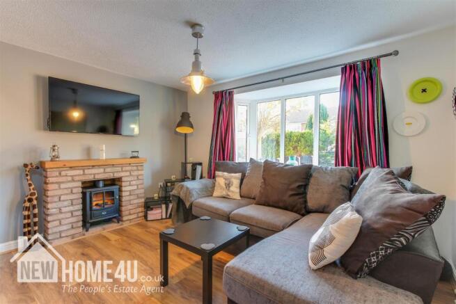 LOUNGE: