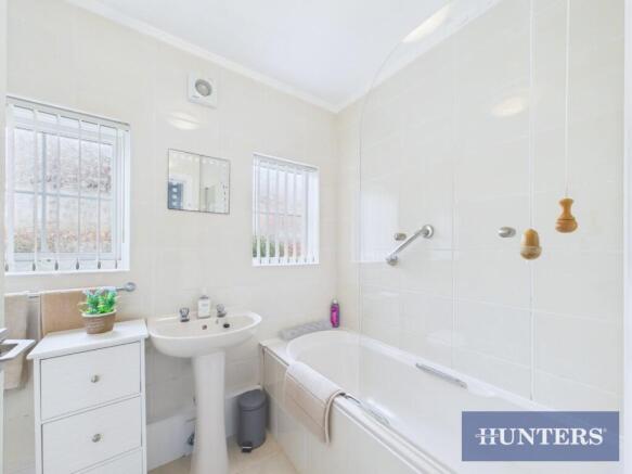 2 bed Apartment for sale Image 12