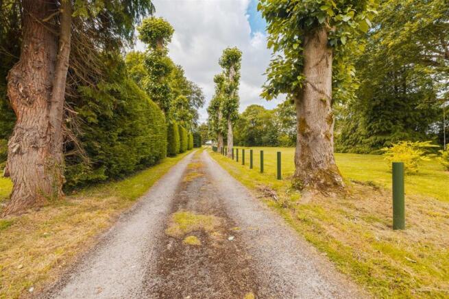 Rivacre Road, Hooton, Cheshire photo 4