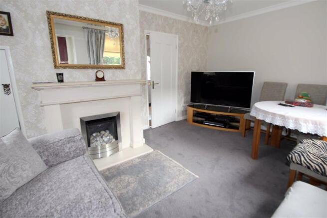 SITTING ROOM / DINING ROOM