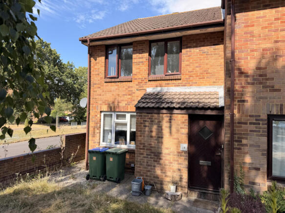 2 Bedroom Top Floor Flat