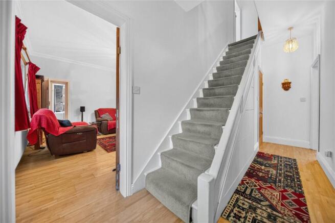 5 bed Detached for sale Image 7