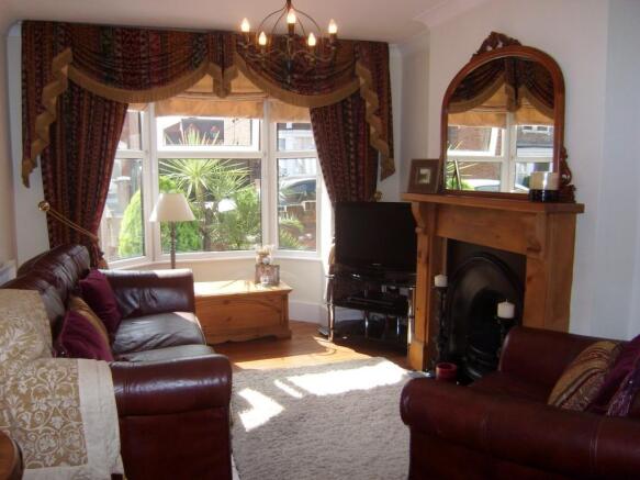 LOUNGE AREA