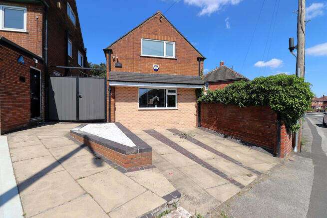 6 bed Detached for sale Image 12