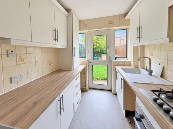 Pentland Avenue, Clayton, Bradford photo 4