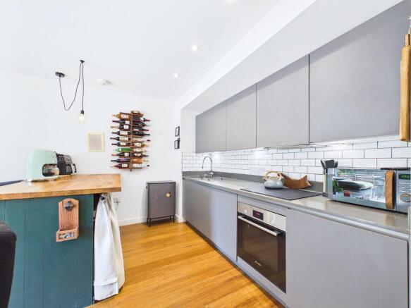 2 bed Duplex for sale Image 5