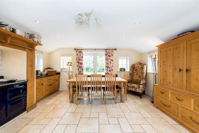 Kitchen 3.jpg