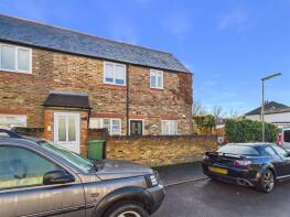 Flat 4, 17, Pembroke Avenue, Hersham, Walton-on-thames KT12 4NT