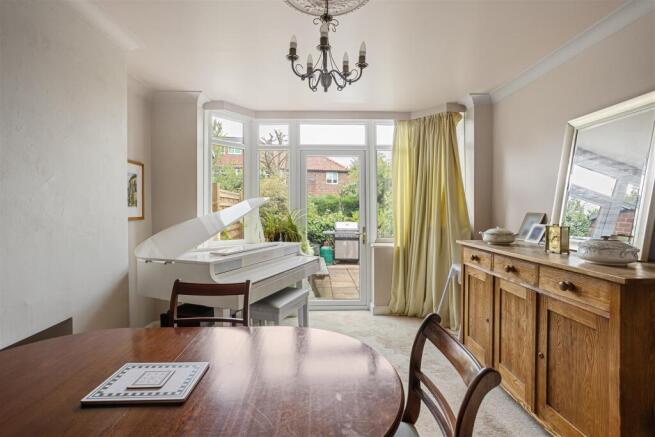 4 bed Semi-Detached for sale Image 9