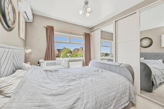 3 bed Semi-Detached for sale Image 10