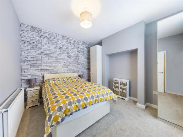 2 bed Flat for sale Image 7
