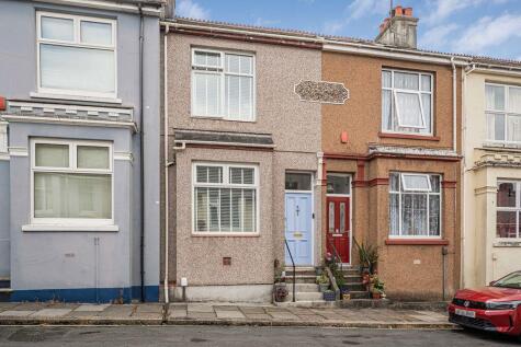Lydford Park Road, Peverell, Plymouth. Perfect First Home Just Moments from Central Park with Two Double Bedrooms