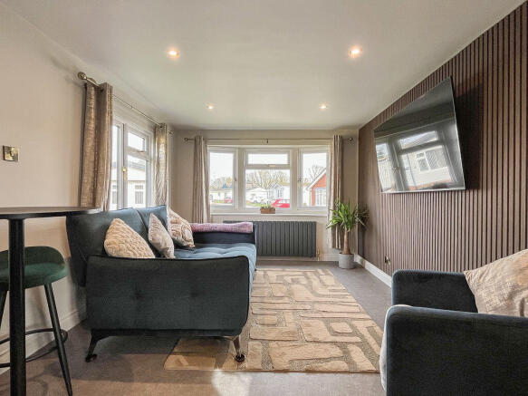 OPEN PLAN KITCHEN/LOUNGE