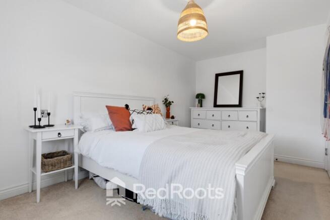 4 bed Semi-Detached for sale Image 11