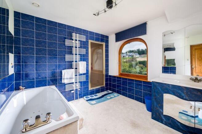 Upstairs Bathr...