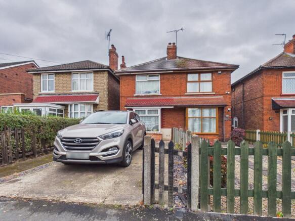 2-bed house on Cliff Gardens, Scunthorpe, DN15, £144,950