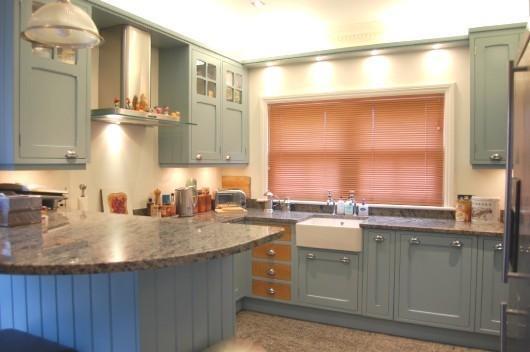 KITCHEN/BREAKFAST