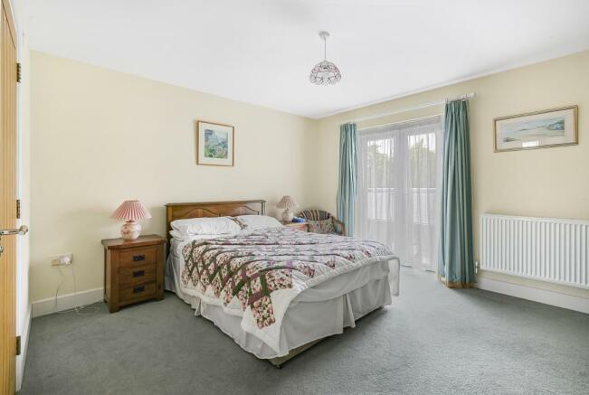 bed1.jpg