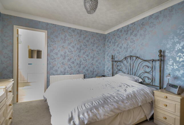 1347126-18-68d282...