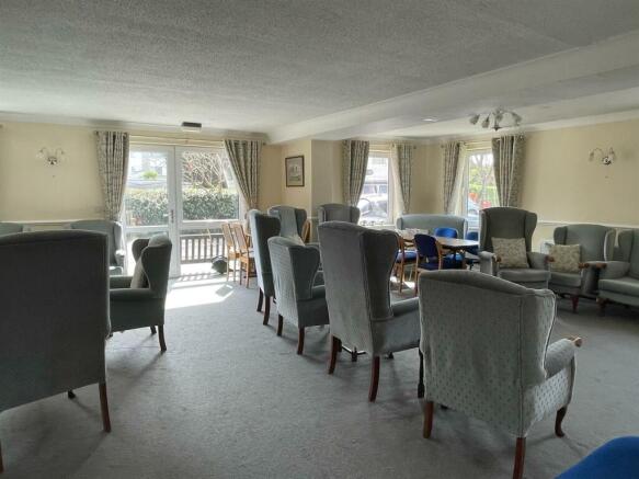 Communal Lounge.jpg