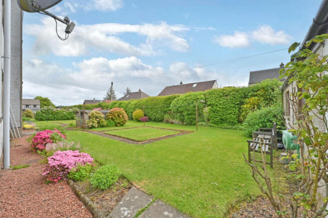 Mackenzie Drive, Kilbarchan photo 2