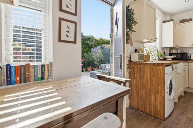 2 bed Terraced for sale Image 7