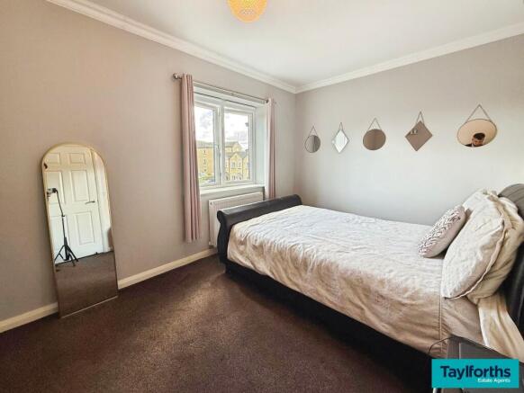 2 bed Terraced for sale Image 6
