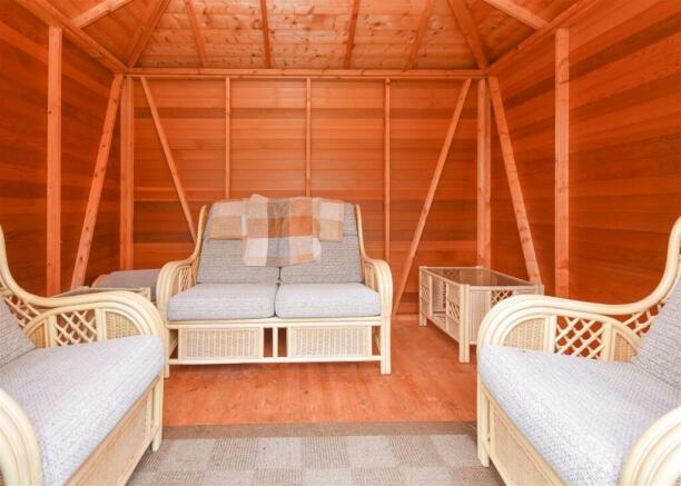 10 Ashley Gardens - Summerhouse.jpg