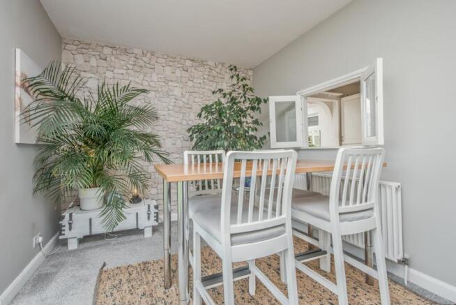 4 bed Bungalow for sale Image 7