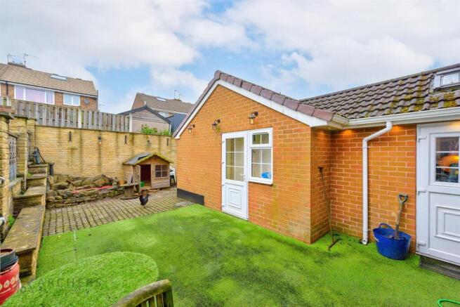 5 bed Semi-Detached for sale Image 4
