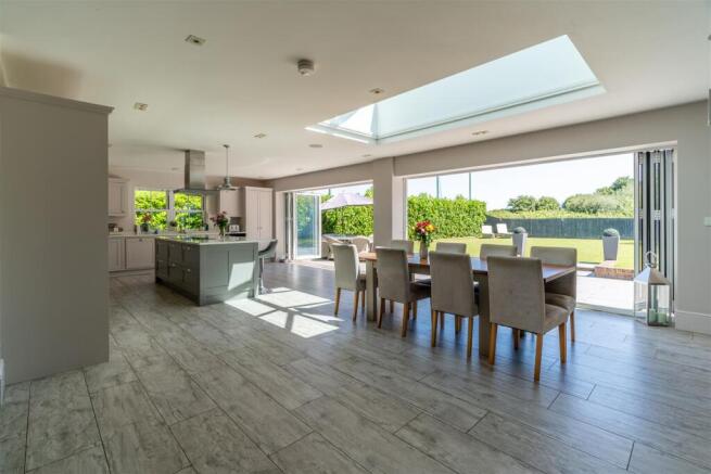 Stunning Kitchen/Diner/Breakfast/Orangery