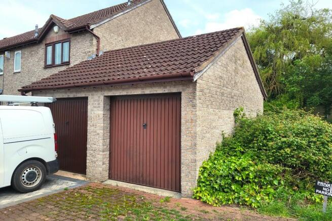 Garage & Parking 