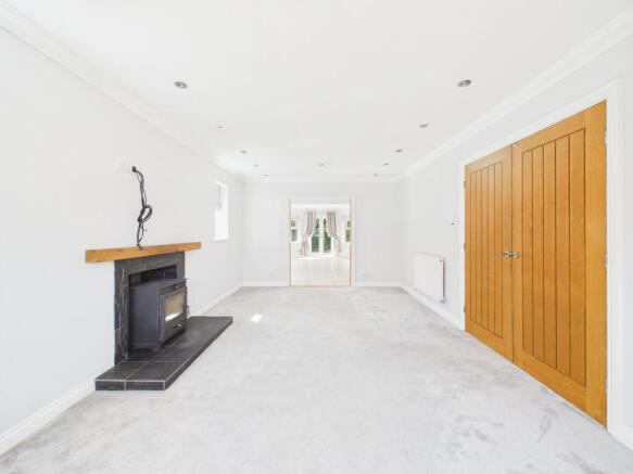 4 bed Detached for sale Image 8