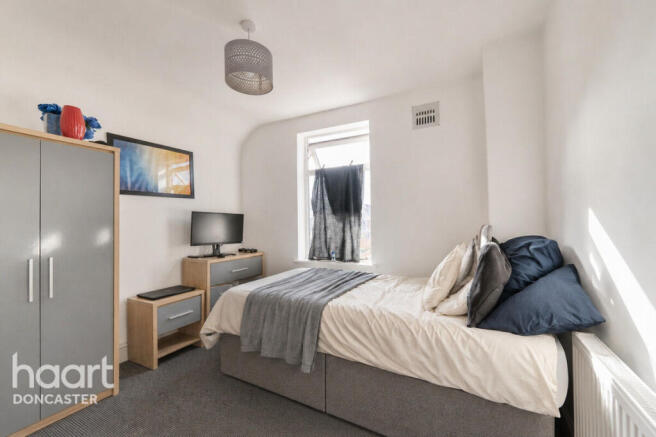5 bed Terraced for sale Image 9